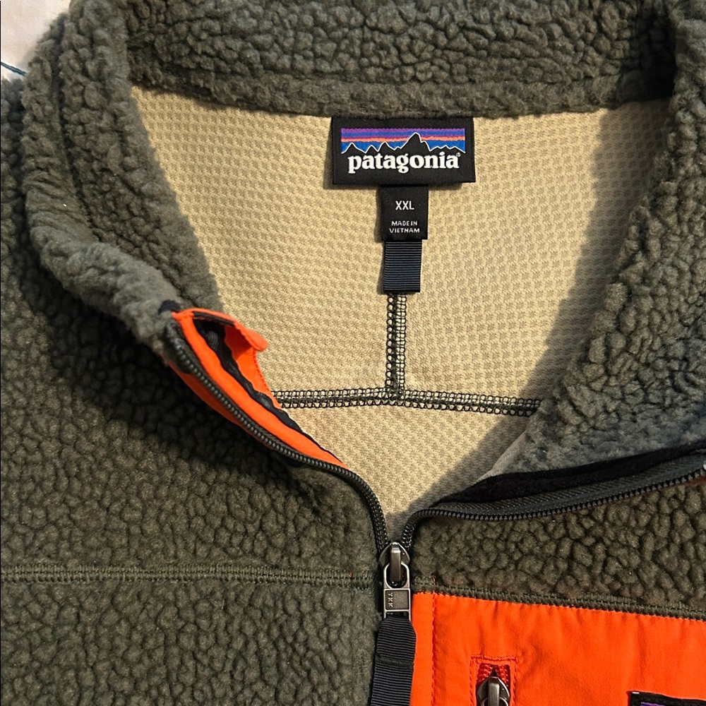 Retro Patagonia Vest - Picture 2 of 3